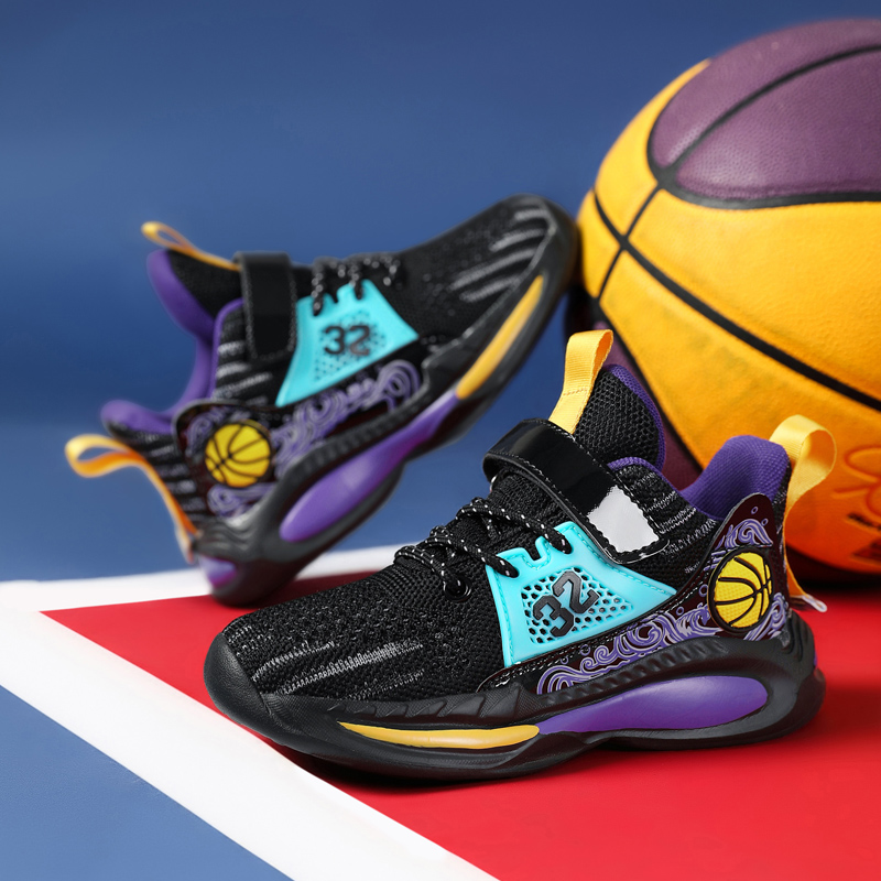 Un paio di scarpe da basket tr - Velcro Hook Loop recensione e prezzo